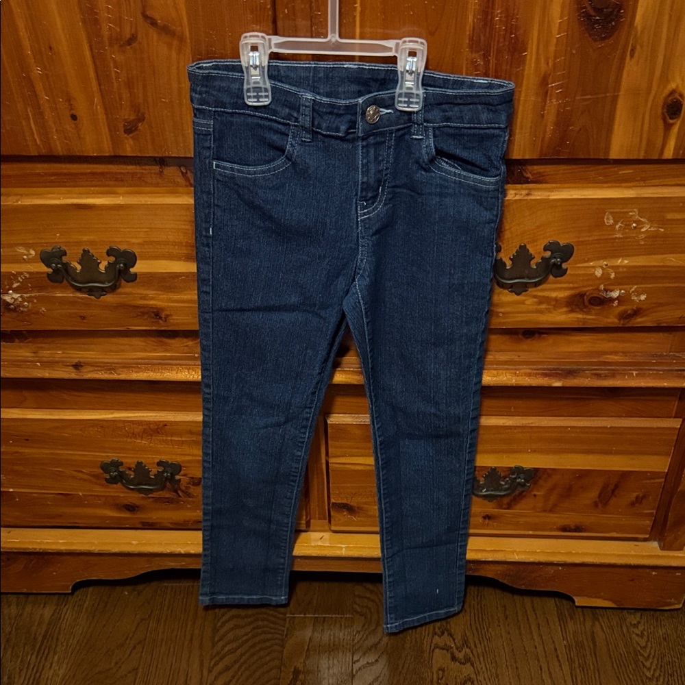 “Pre-Owned” Stylish Kids Denim Jeans Size 10! In Great Condition!